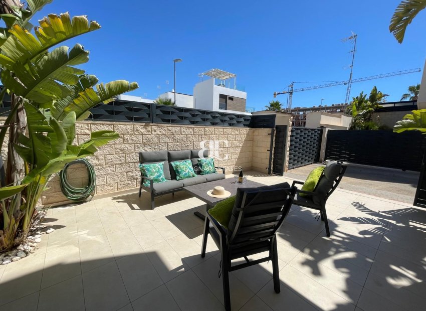 Resale - Villa -
Benijofar