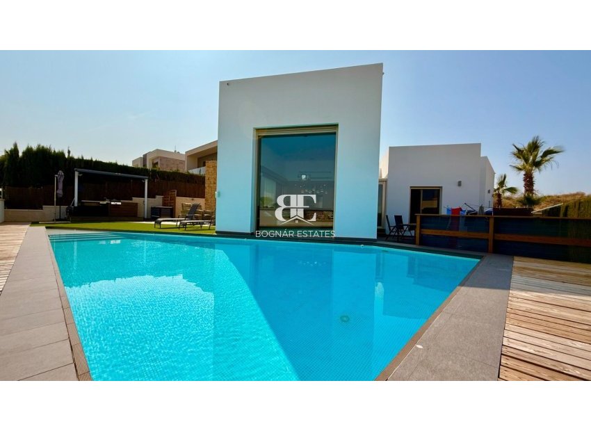Resale - Villa -
Benijofar