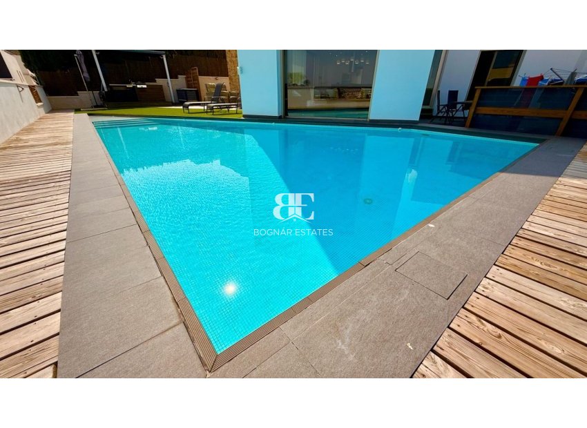 Resale - Villa -
Benijofar