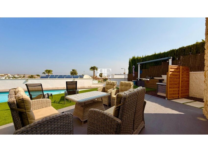 Resale - Villa -
Benijofar