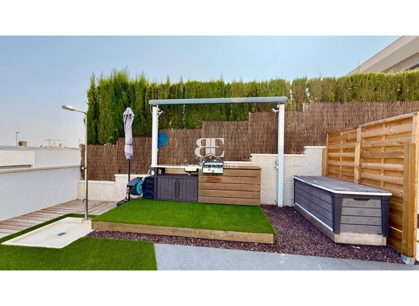 Resale - Villa -
Benijofar