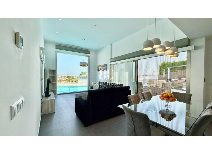 Resale - Villa -
Benijofar