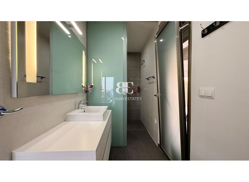 Resale - Villa -
Benijofar