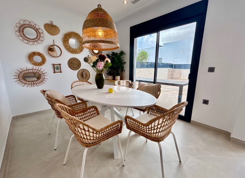 Resale - Villa -
Benijofar