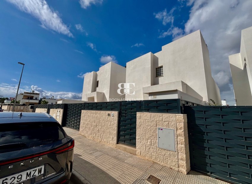 Resale - Villa -
Benijofar