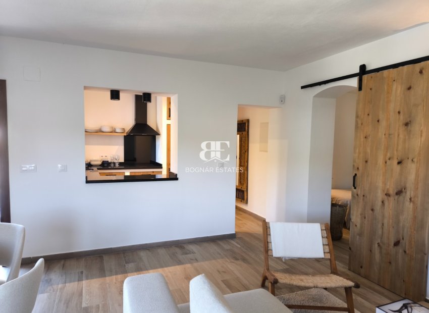 Resale - Villa -
Benissa - La Fustera