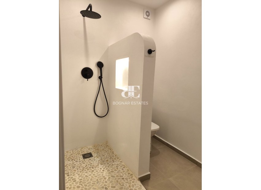 Resale - Villa -
Benissa - La Fustera