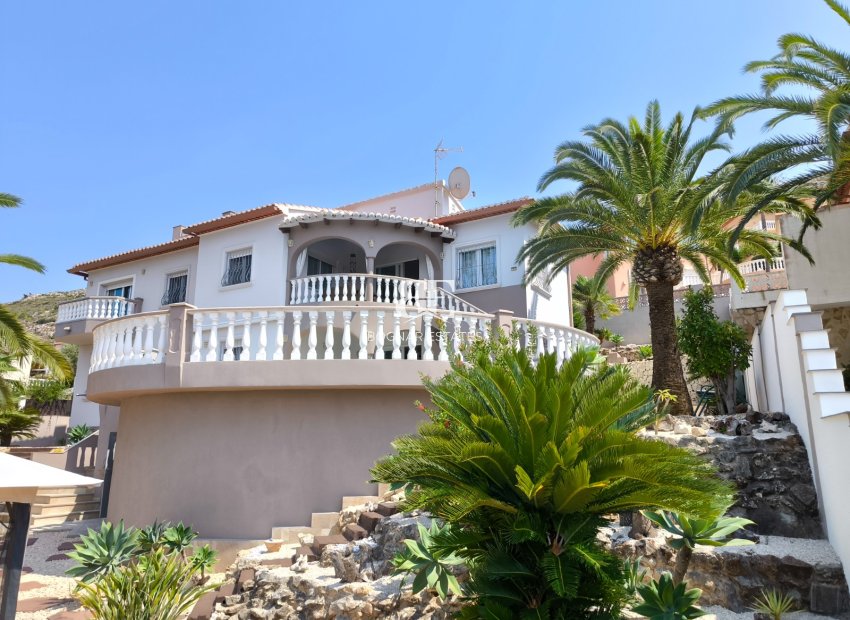 Resale - Villa -
Benitachell