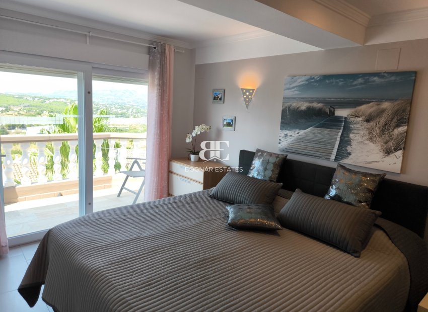 Resale - Villa -
Benitachell
