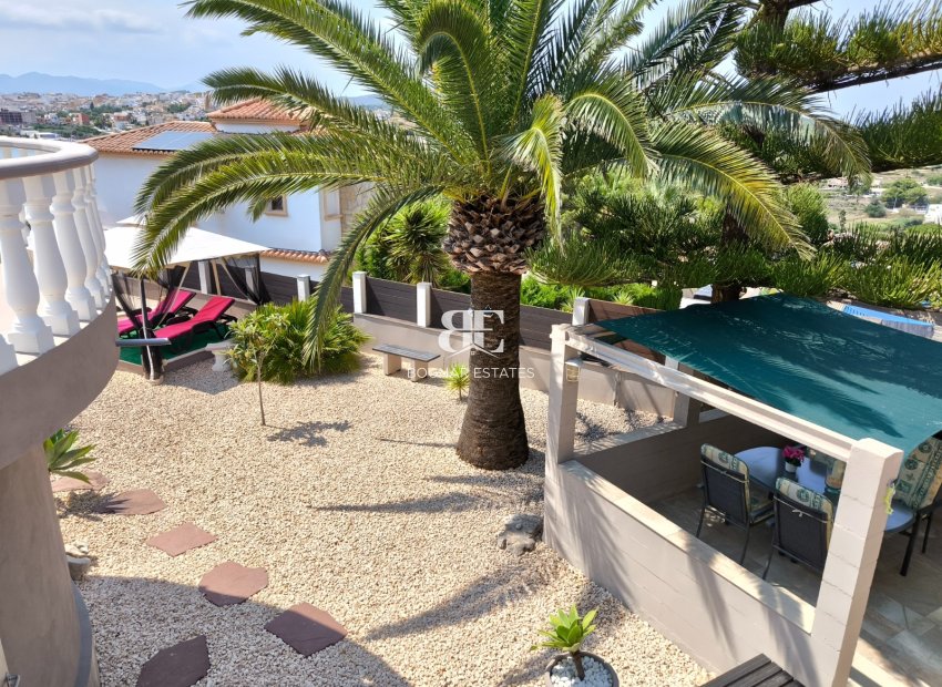 Resale - Villa -
Benitachell