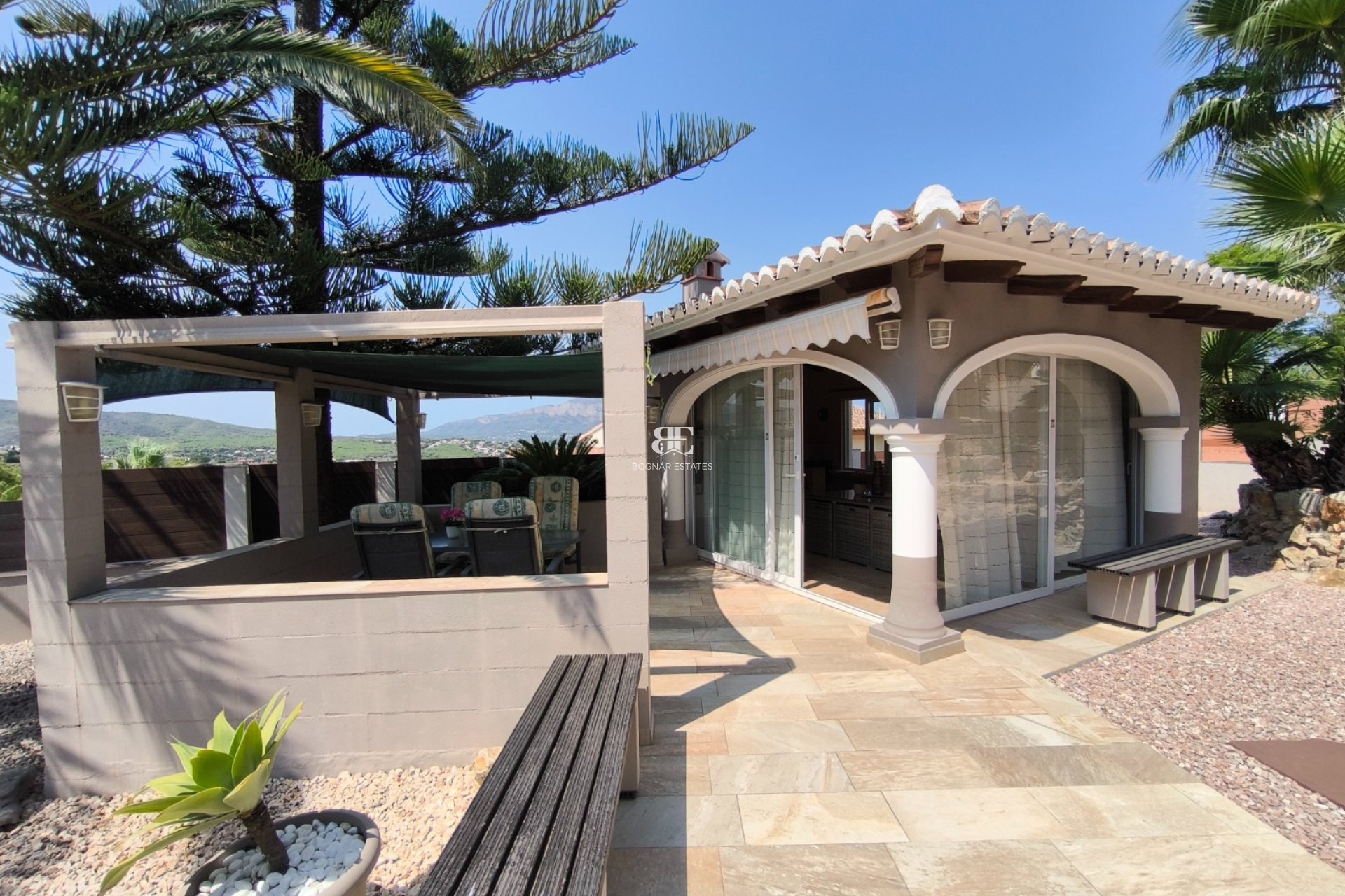 Resale - Villa -
Benitachell