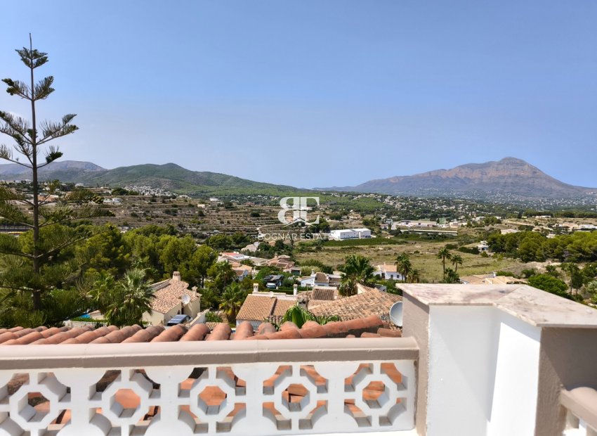 Resale - Villa -
Benitachell
