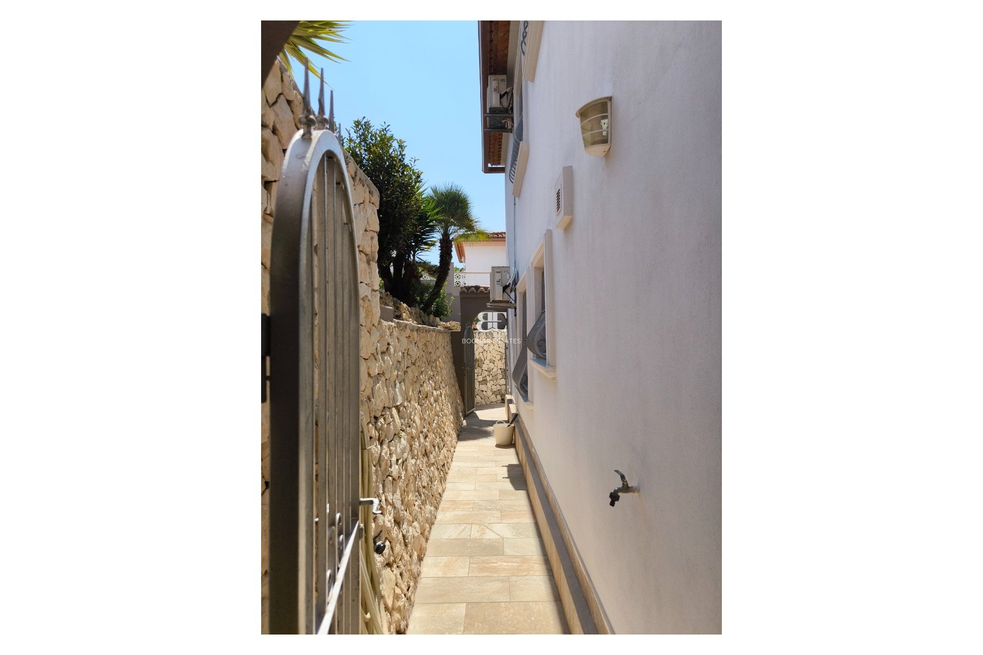 Resale - Villa -
Benitachell