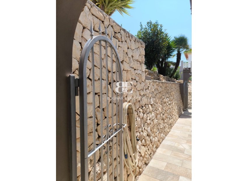 Resale - Villa -
Benitachell