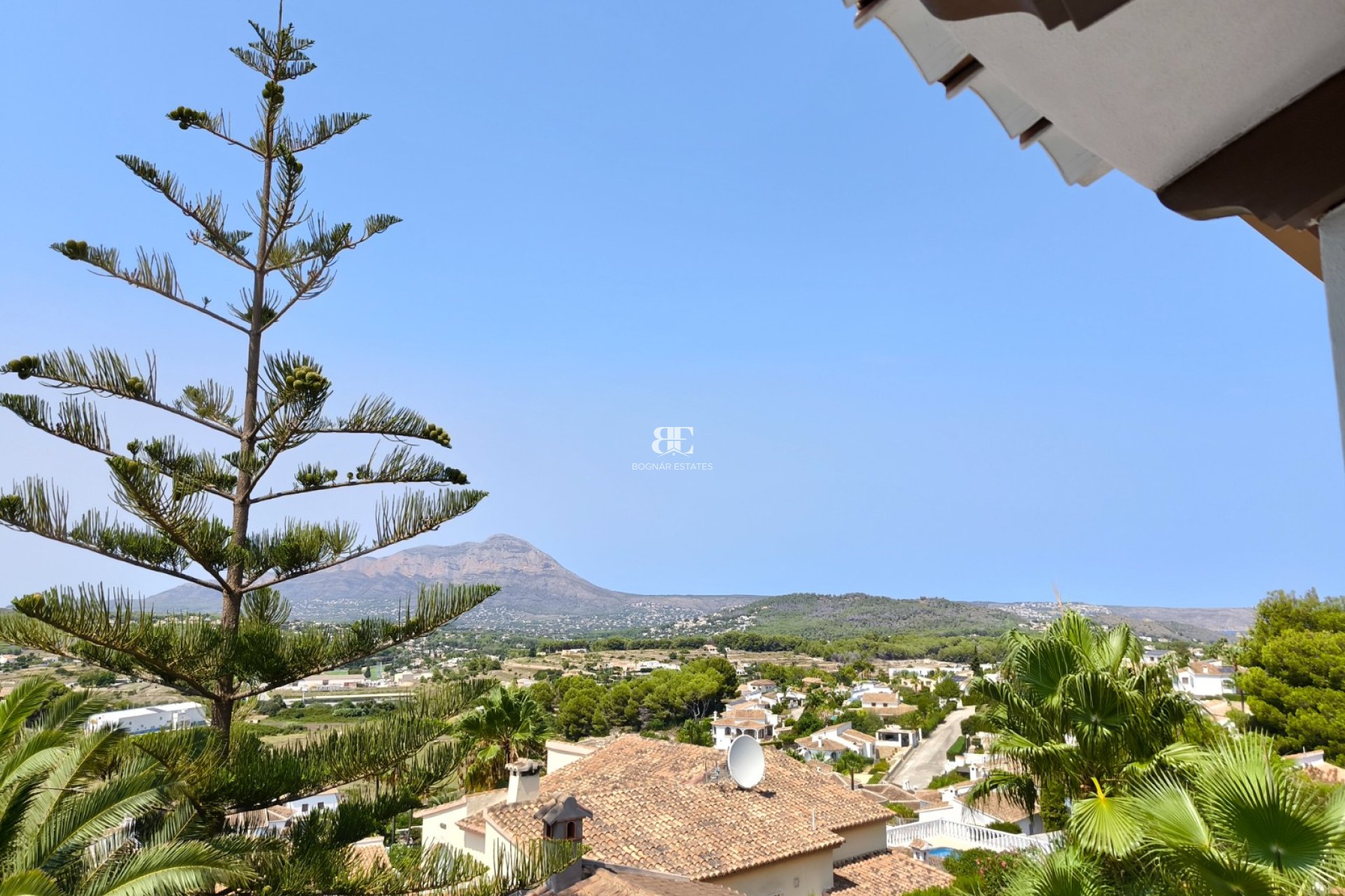 Resale - Villa -
Benitachell