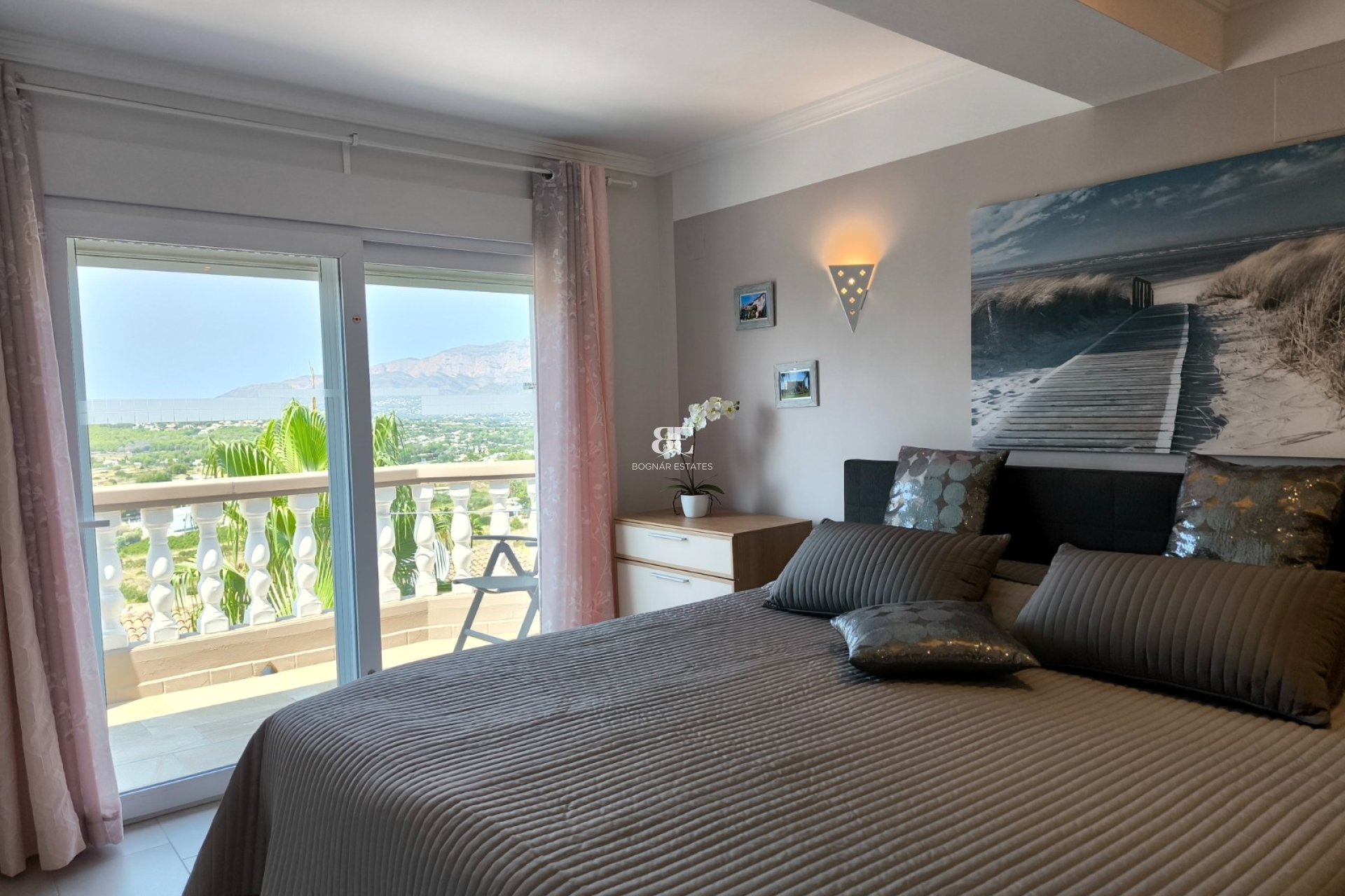 Resale - Villa -
Benitachell