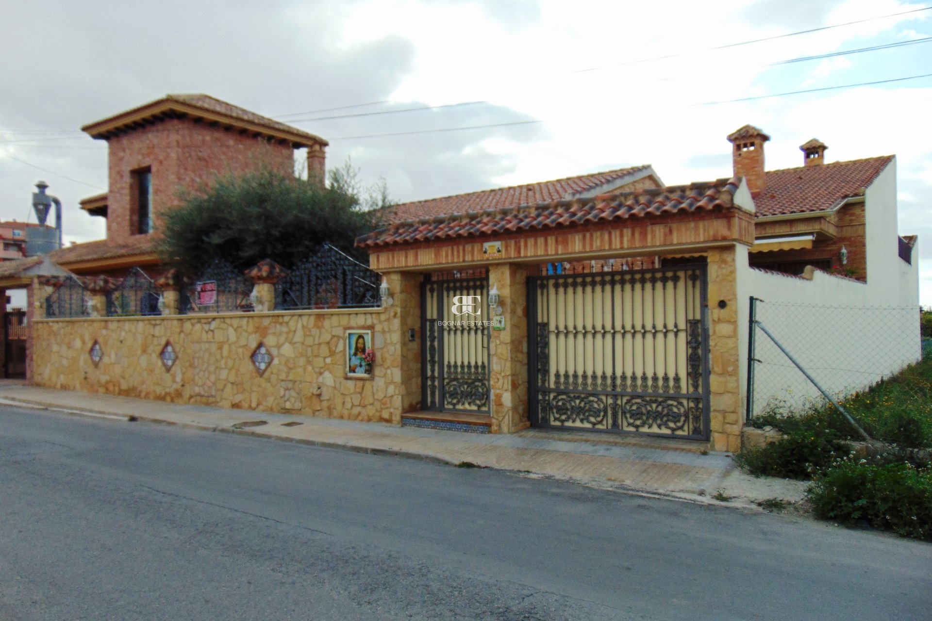 Resale - Villa -
Bigastro