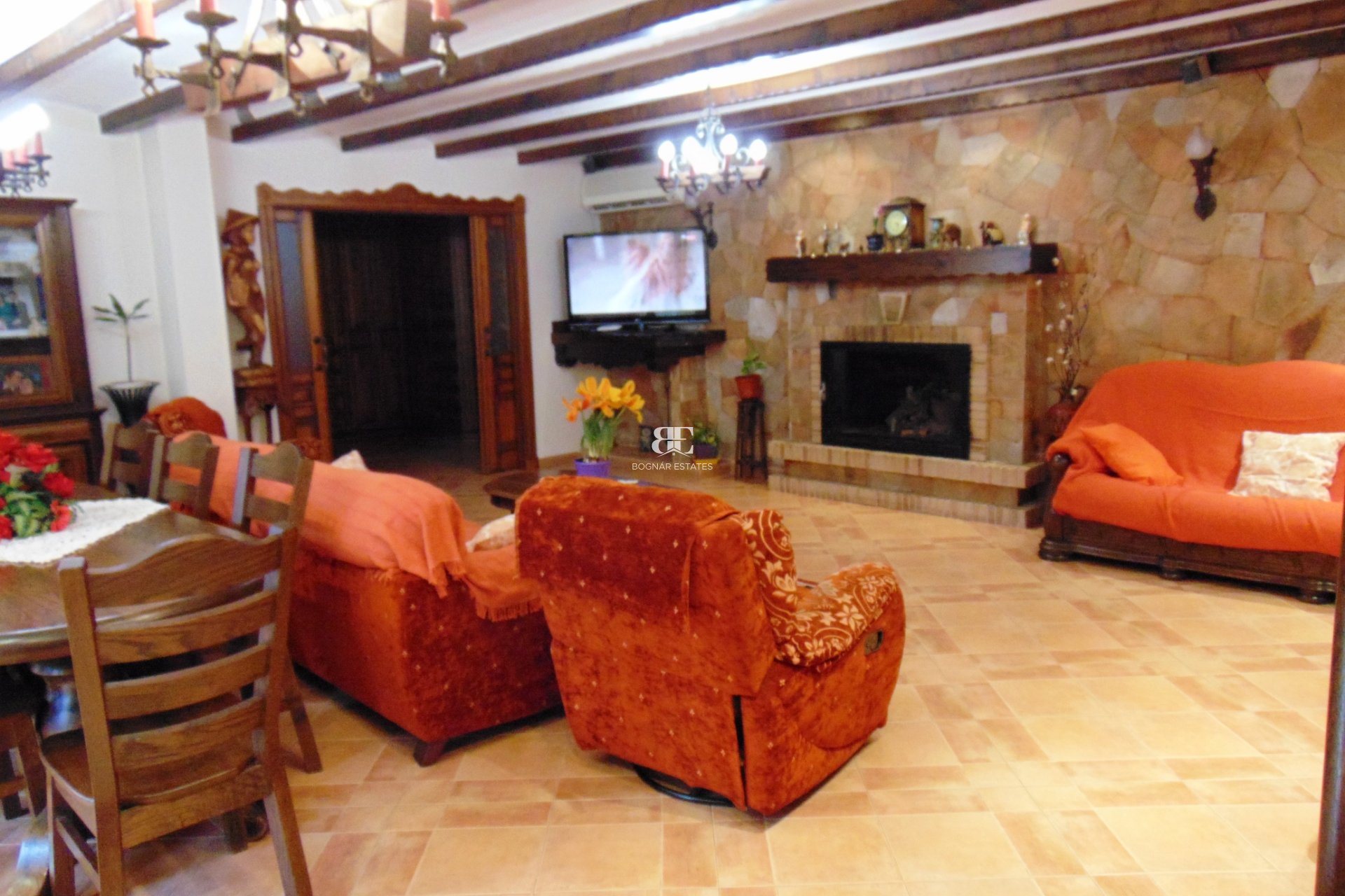 Resale - Villa -
Bigastro