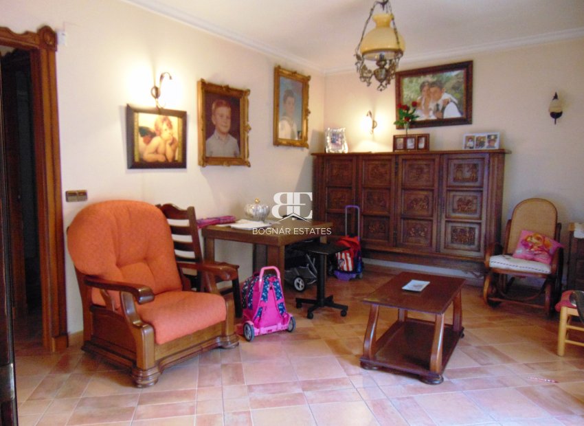 Resale - Villa -
Bigastro