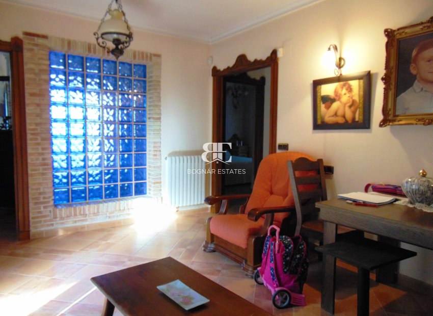 Resale - Villa -
Bigastro
