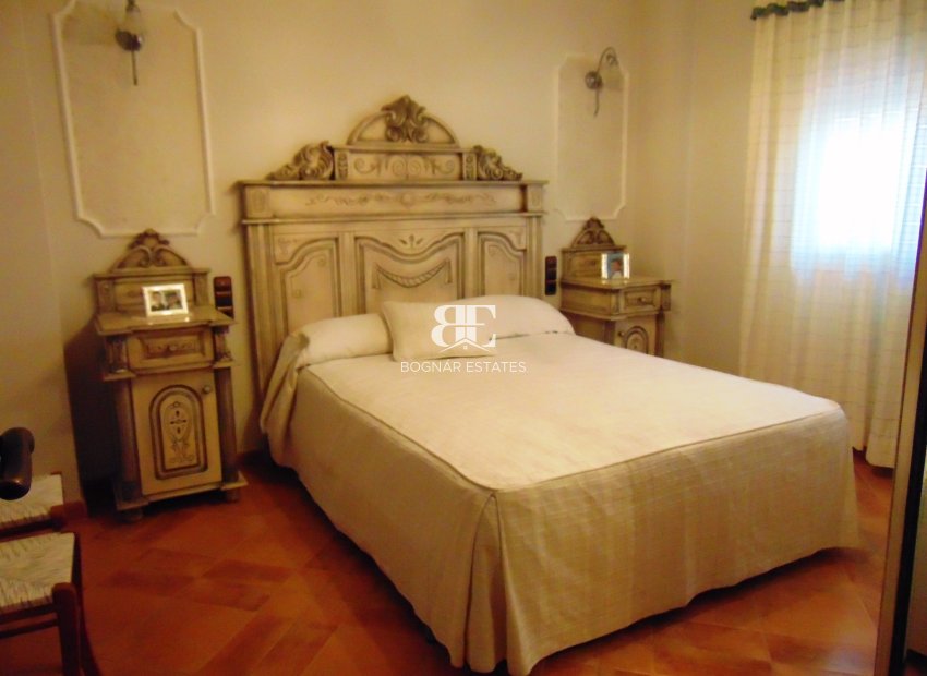 Resale - Villa -
Bigastro