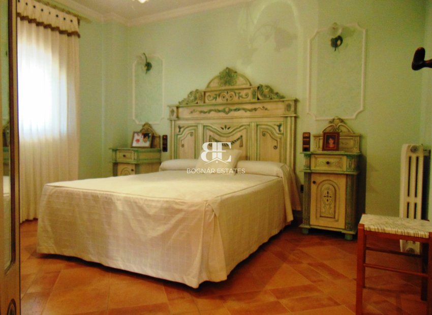 Resale - Villa -
Bigastro