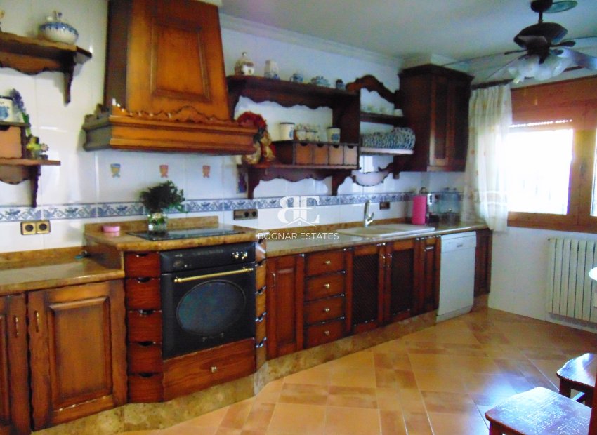 Resale - Villa -
Bigastro