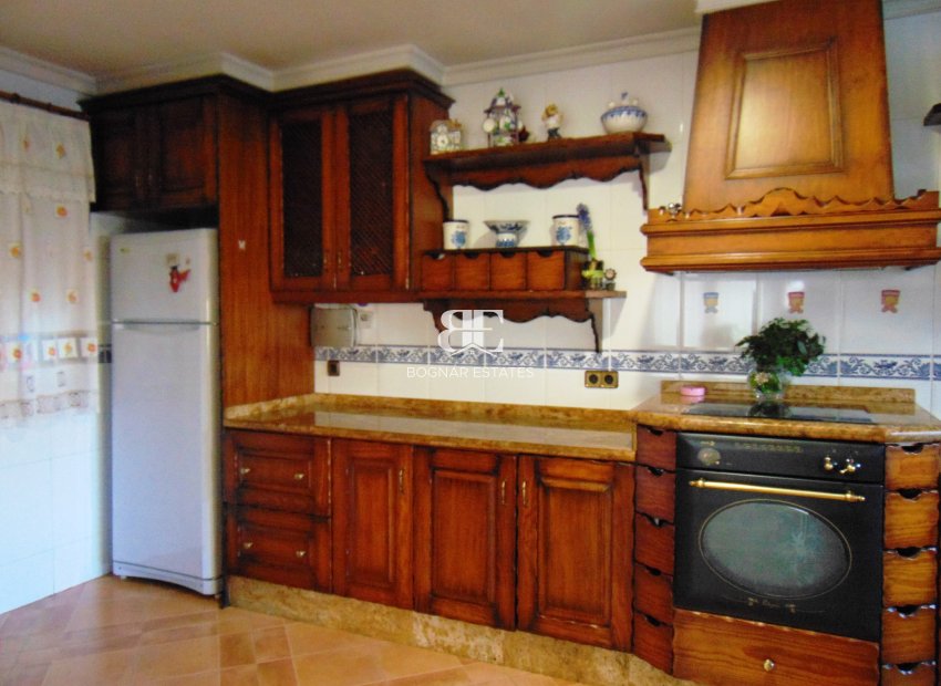 Resale - Villa -
Bigastro