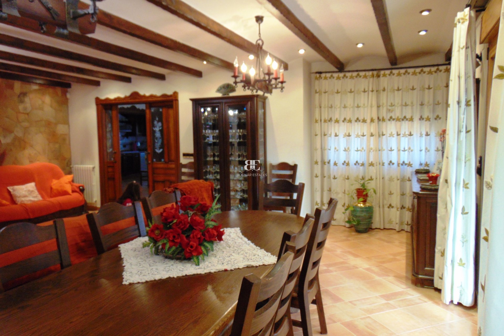 Resale - Villa -
Bigastro