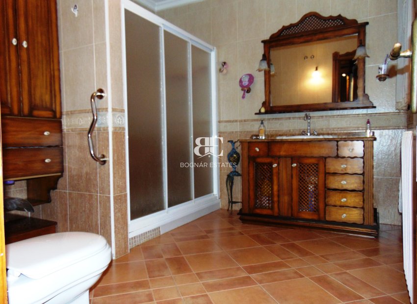 Resale - Villa -
Bigastro