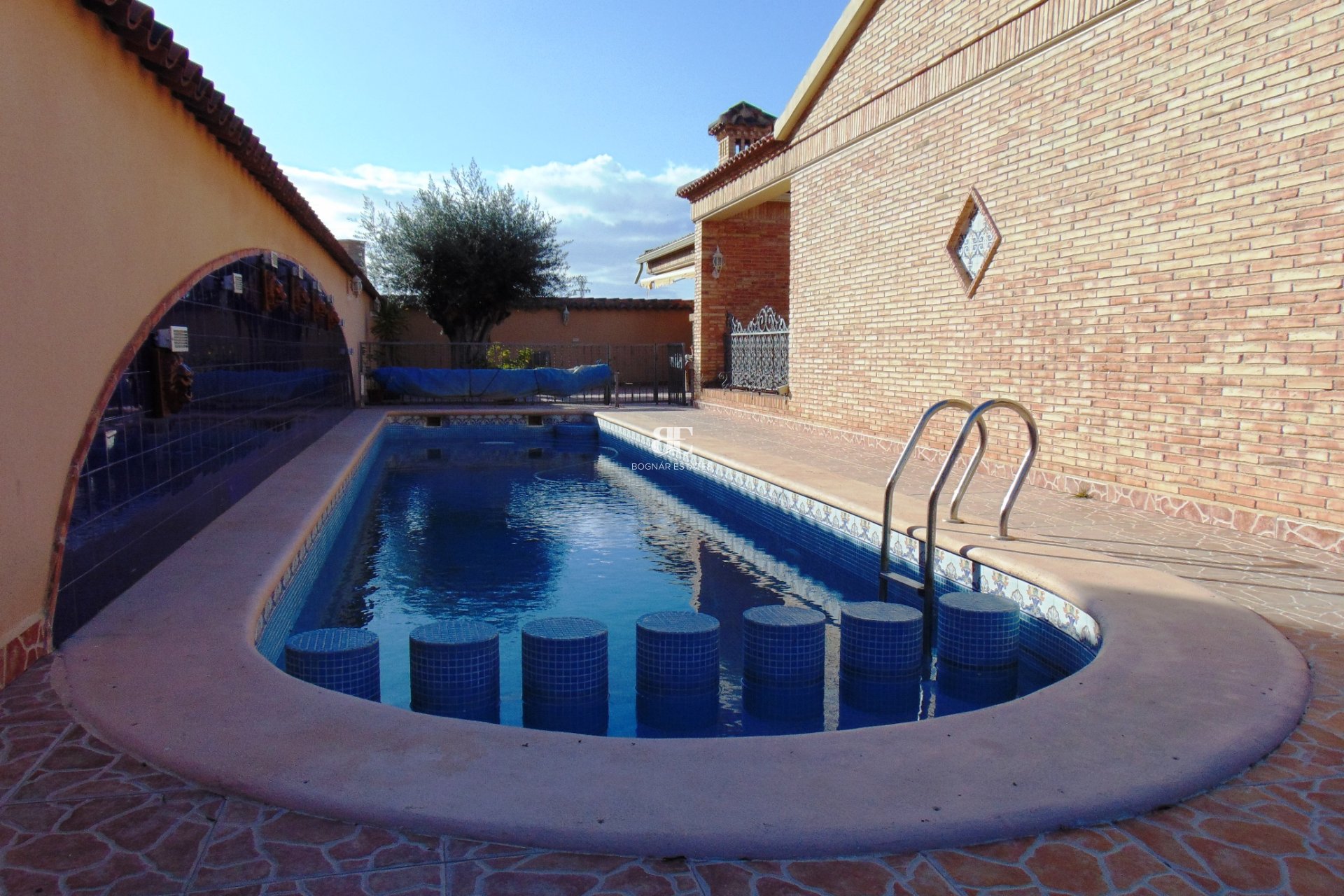 Resale - Villa -
Bigastro