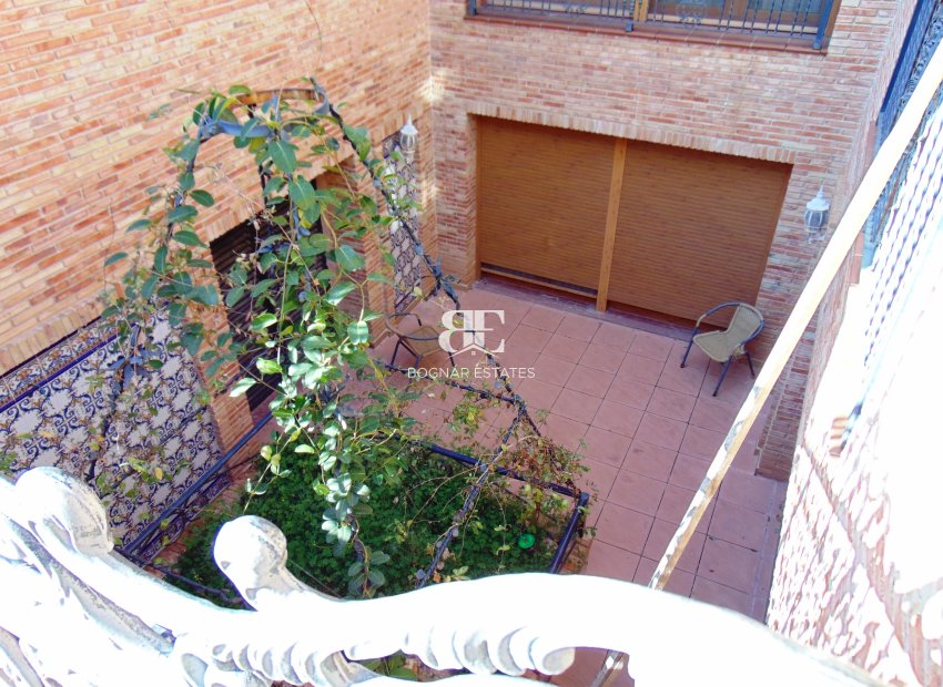 Resale - Villa -
Bigastro