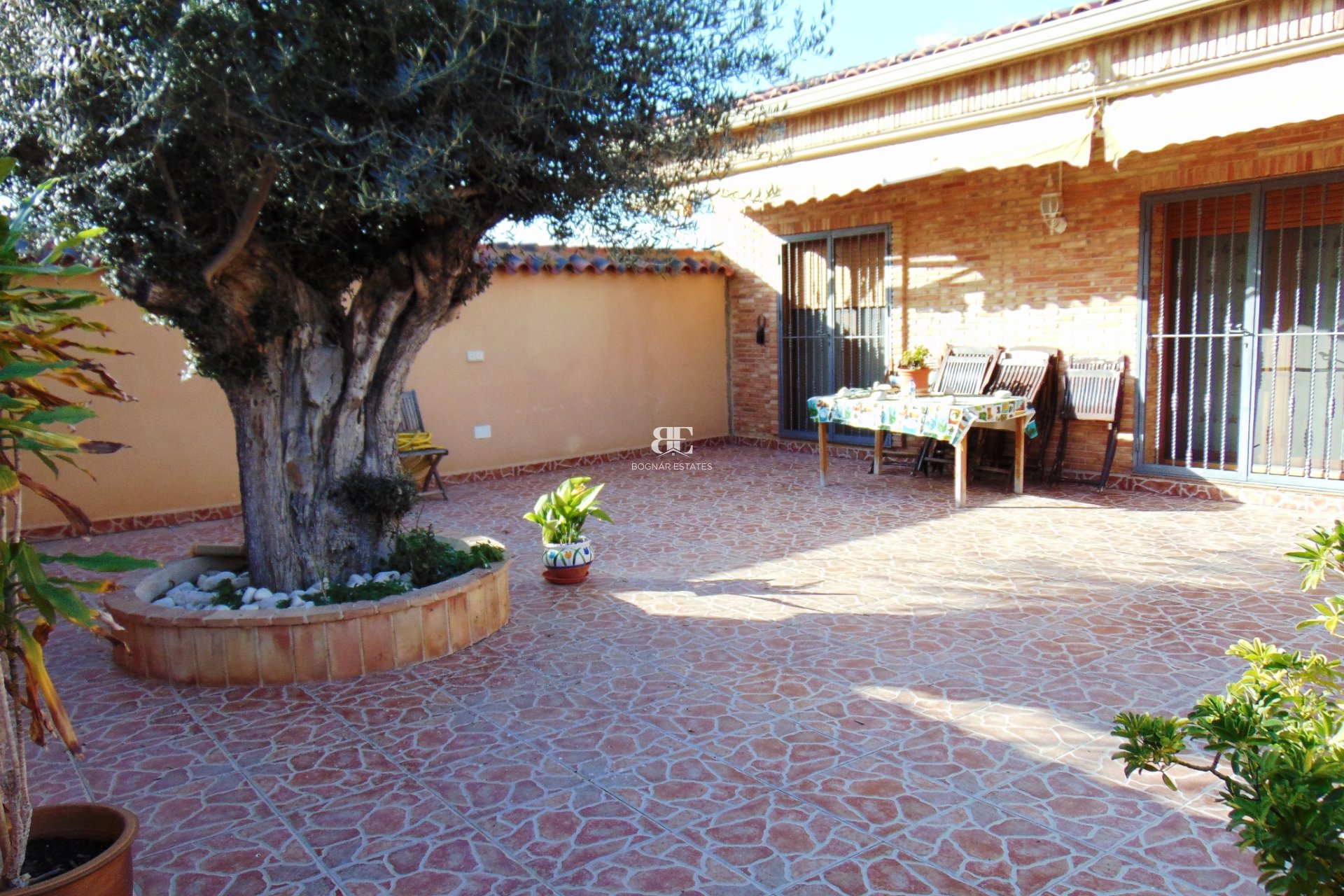 Resale - Villa -
Bigastro