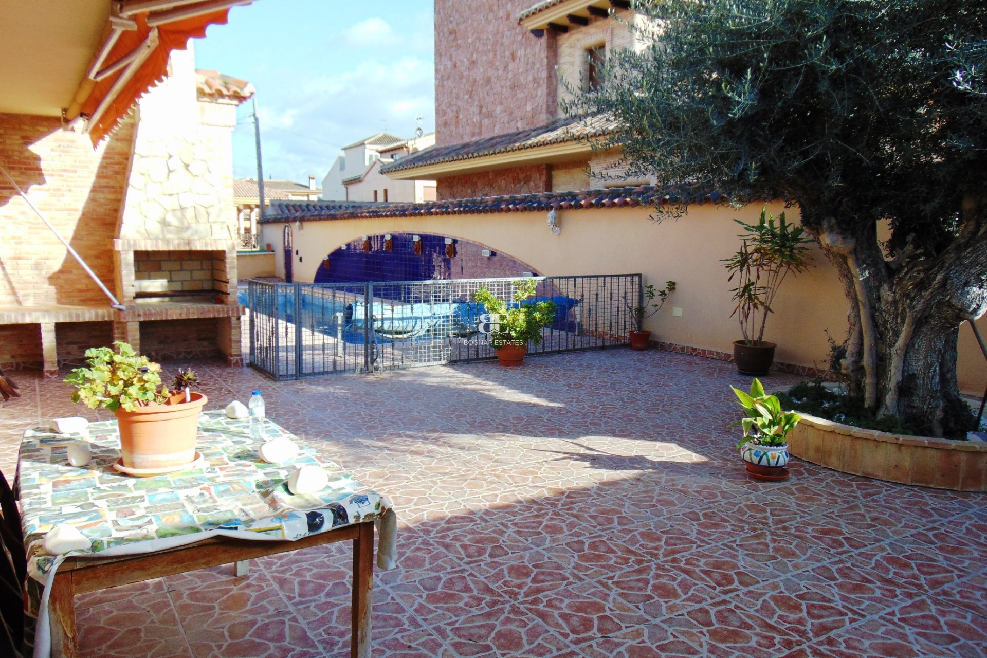 Resale - Villa -
Bigastro