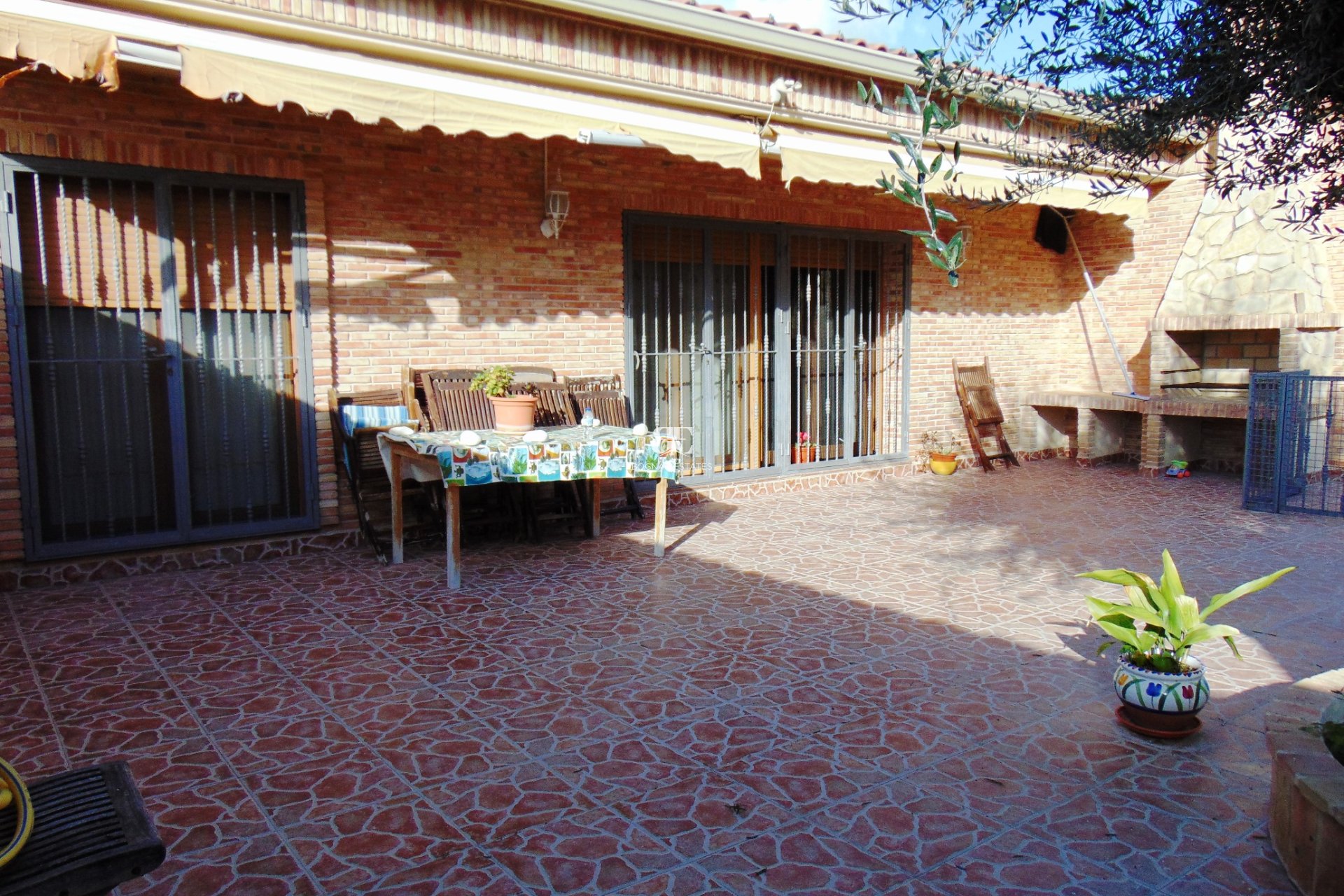 Resale - Villa -
Bigastro