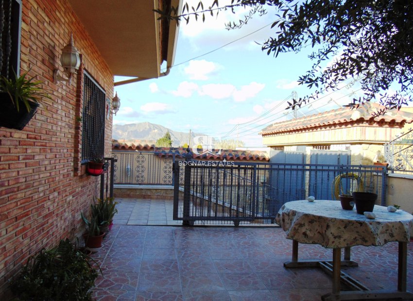 Resale - Villa -
Bigastro