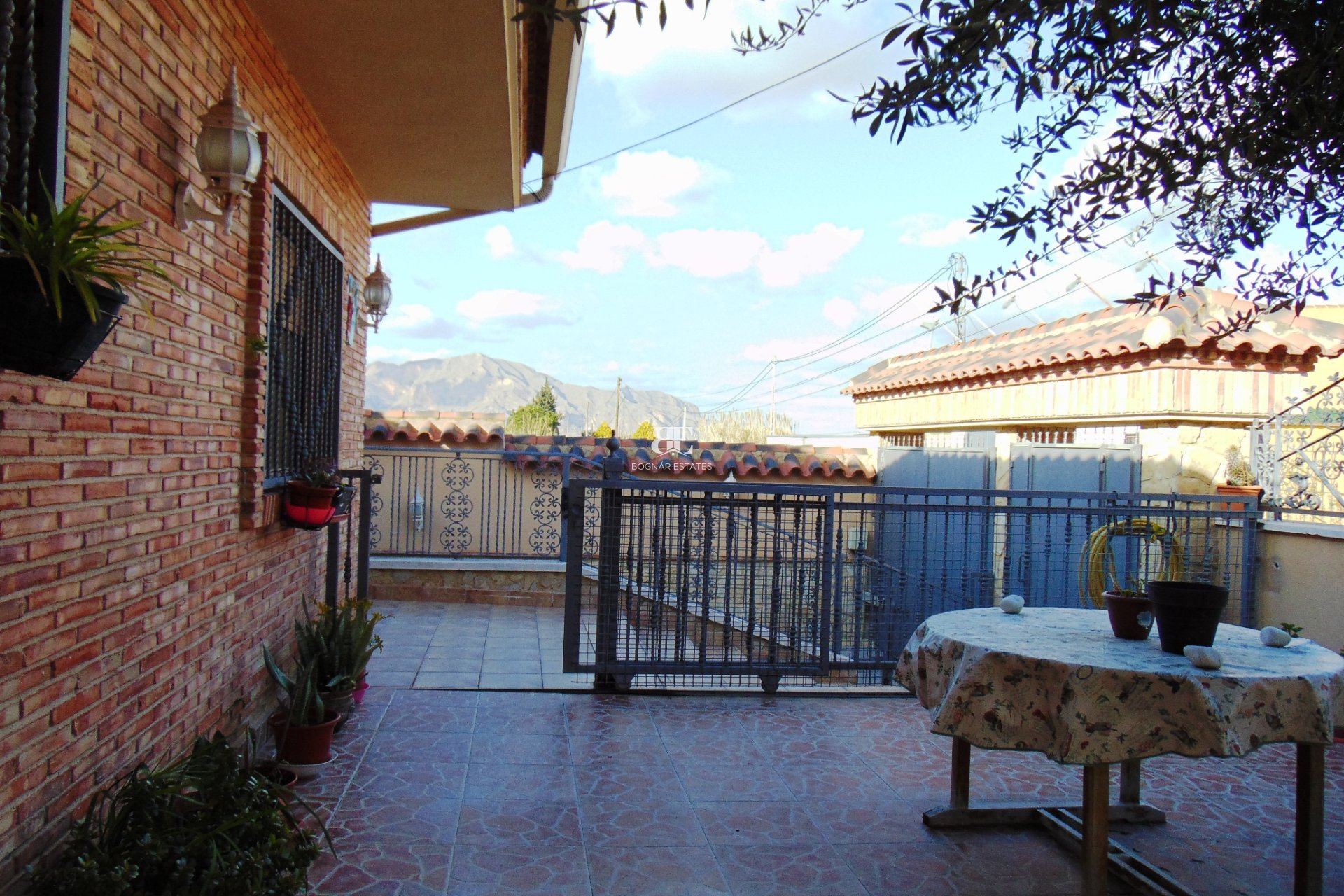 Resale - Villa -
Bigastro