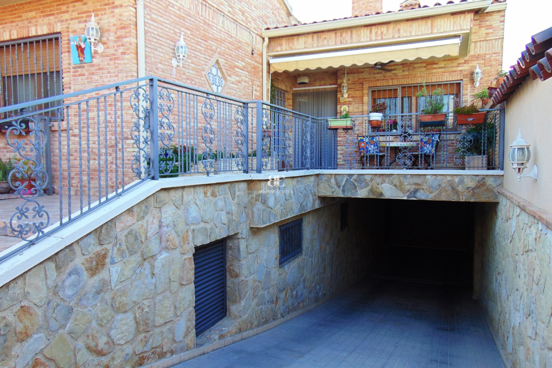 Resale - Villa -
Bigastro