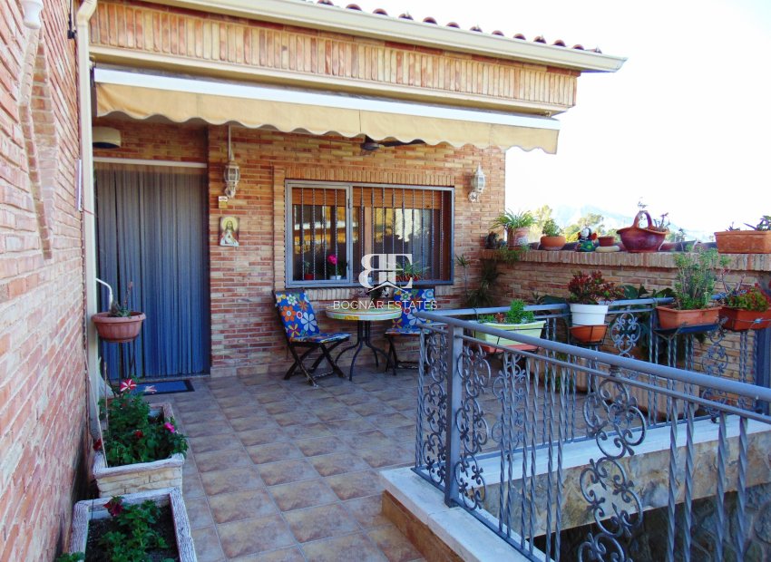 Resale - Villa -
Bigastro