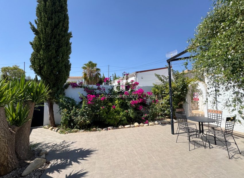 Resale - Villa -
Blanca