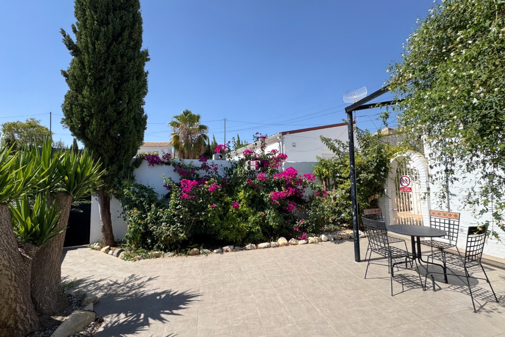 Resale - Villa -
Blanca