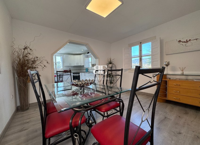 Resale - Villa -
Blanca