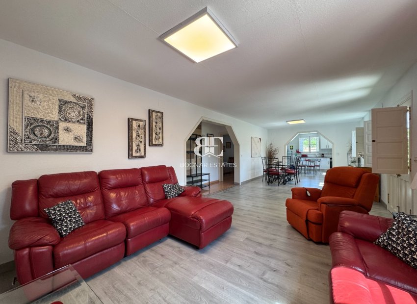 Resale - Villa -
Blanca