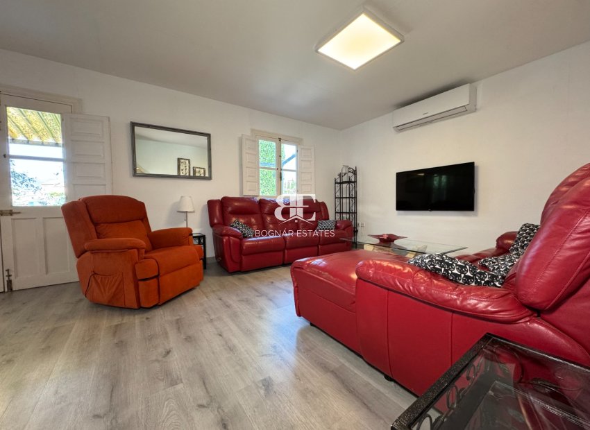 Resale - Villa -
Blanca