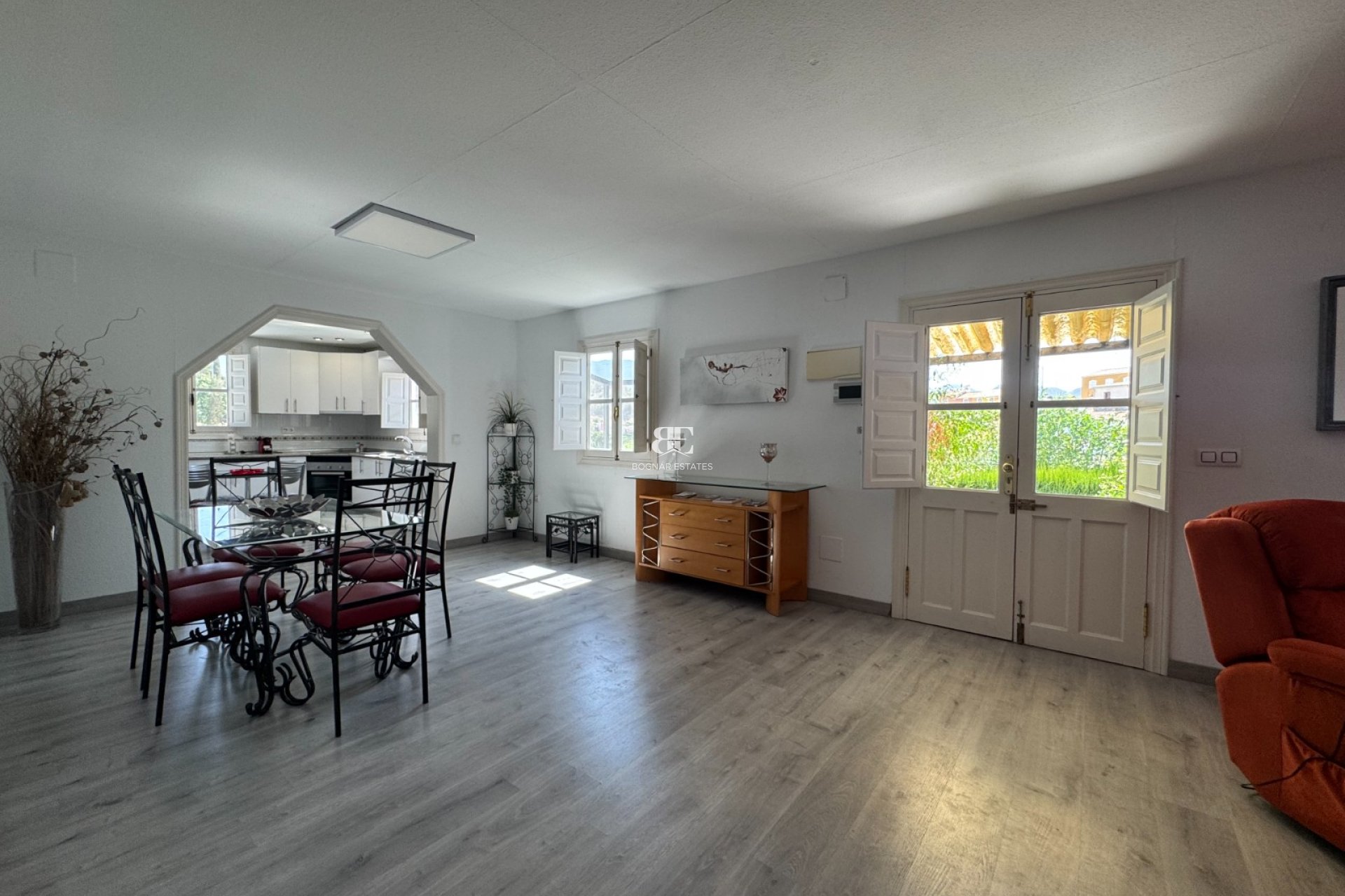 Resale - Villa -
Blanca