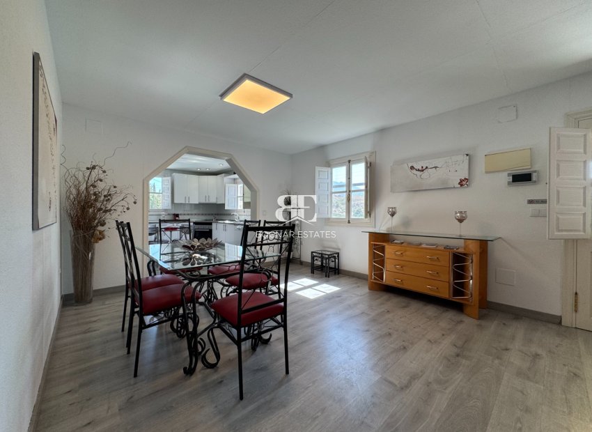 Resale - Villa -
Blanca