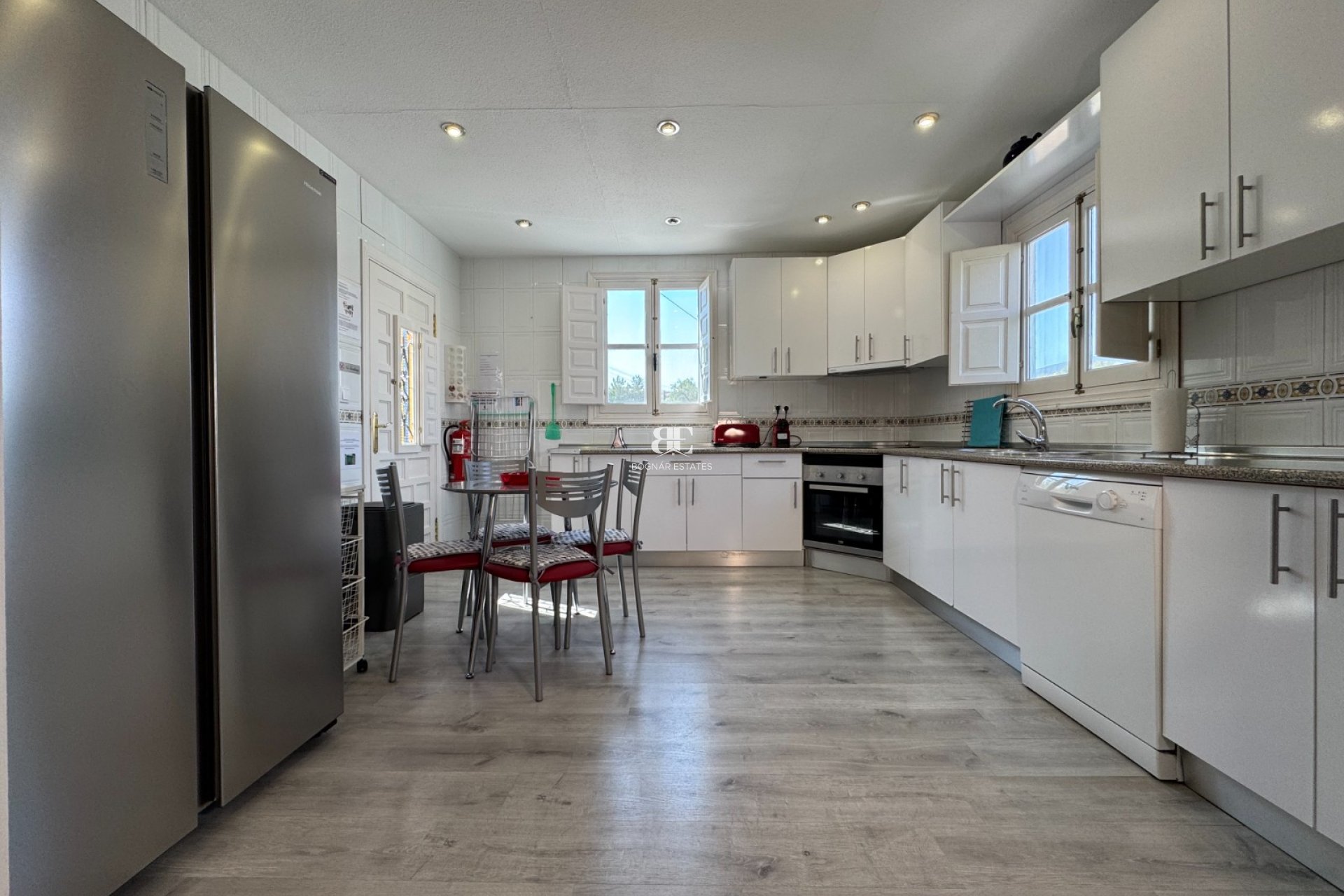 Resale - Villa -
Blanca