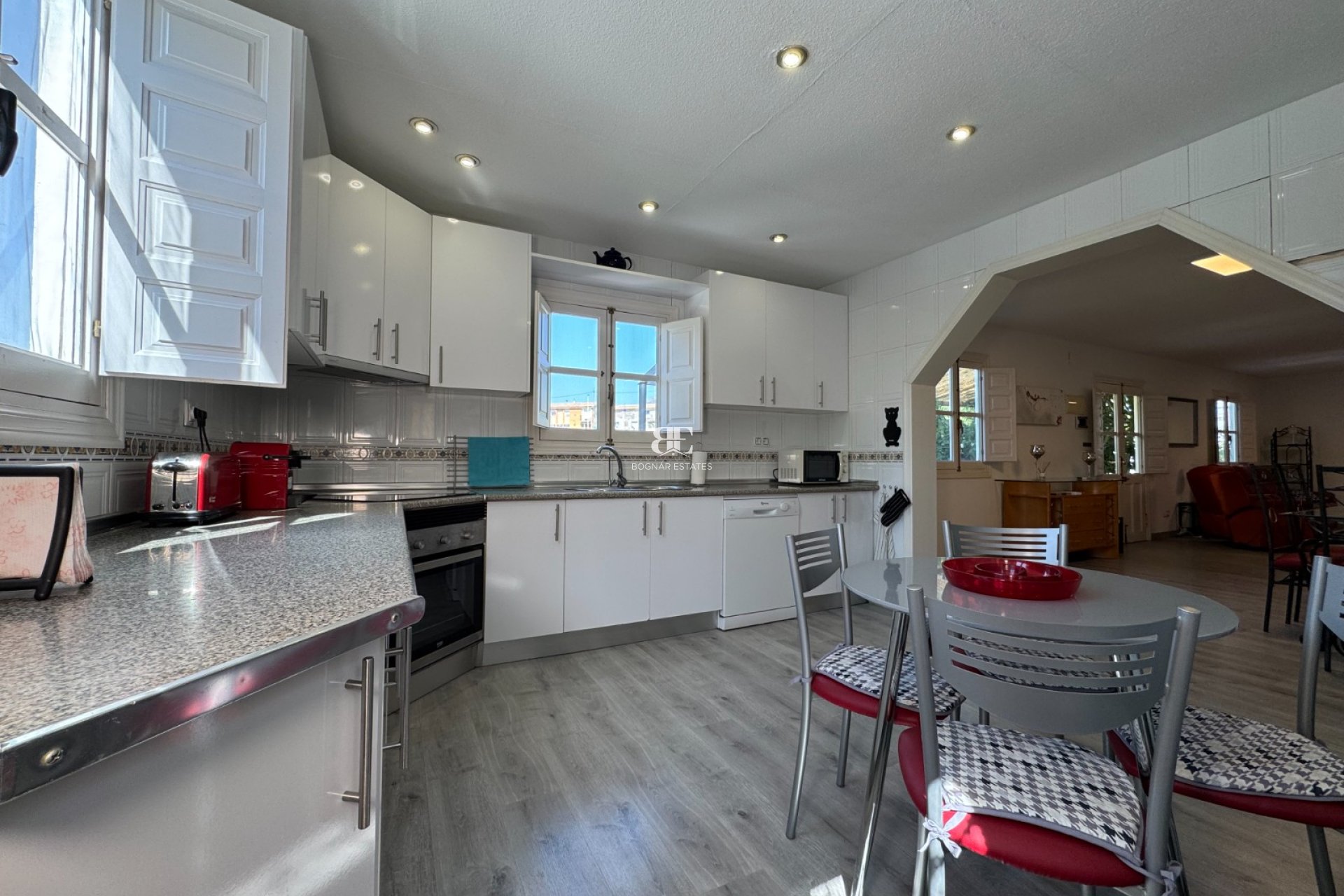 Resale - Villa -
Blanca