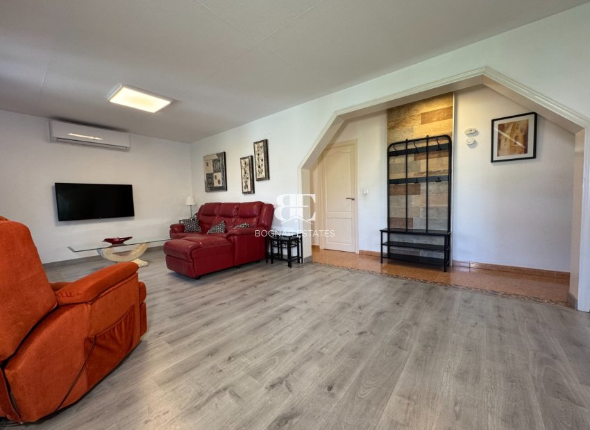 Resale - Villa -
Blanca