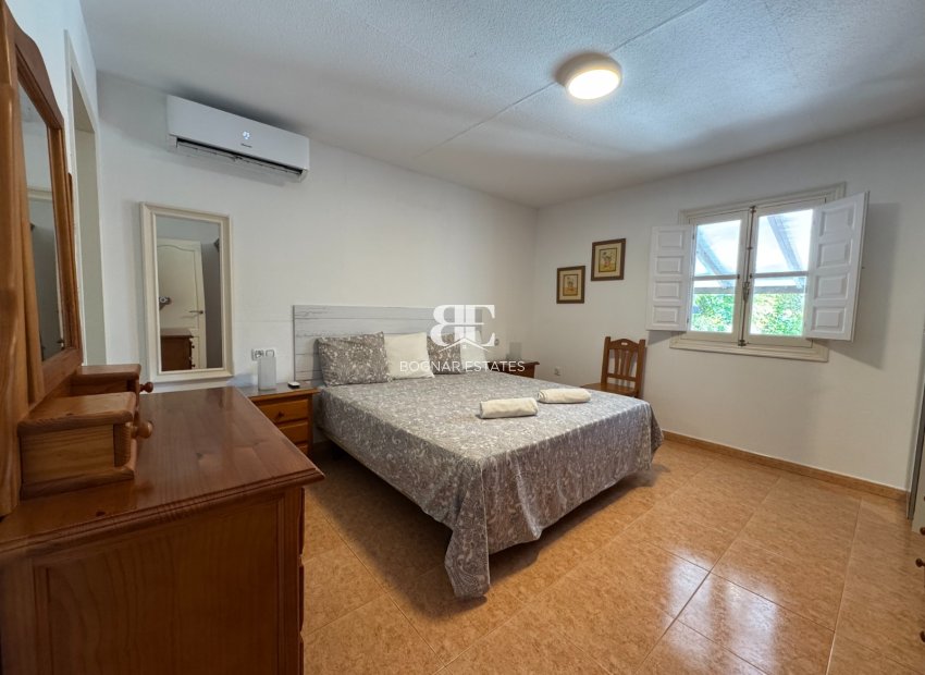 Resale - Villa -
Blanca